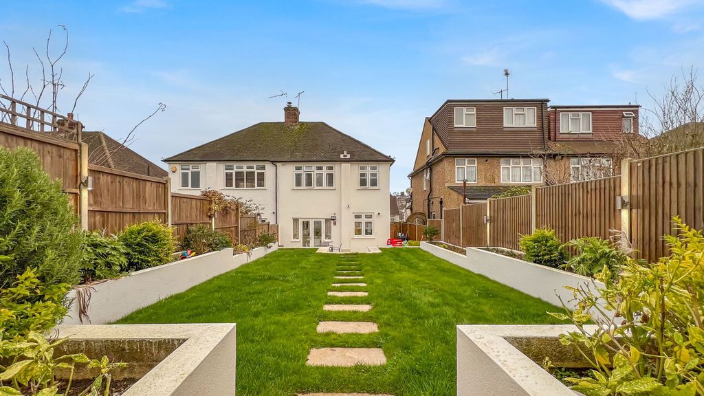 Property photo 2 of 25