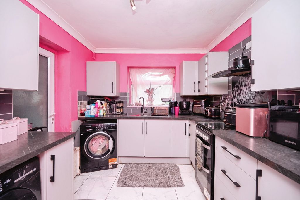 Property photo 3 of 12 Pbox-Img.Jpg