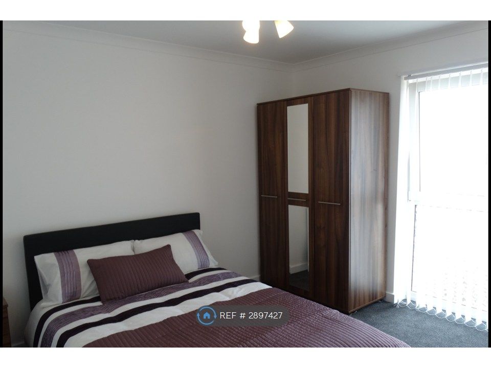 Property photo 2 of 5 Double Bedroom