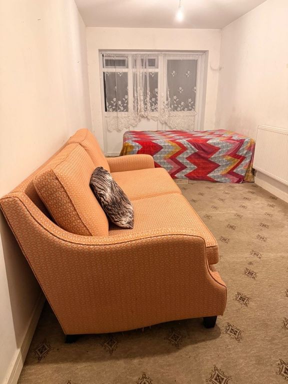 Property photo 1 of 2