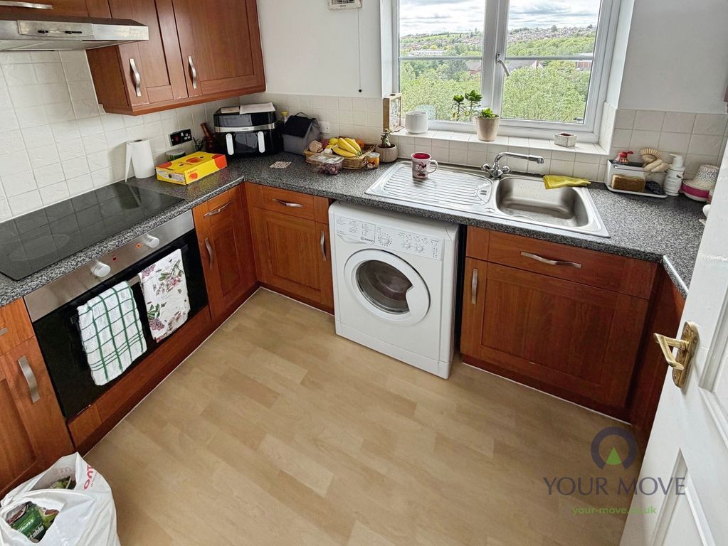 Property photo 3 of 6 Kitchen