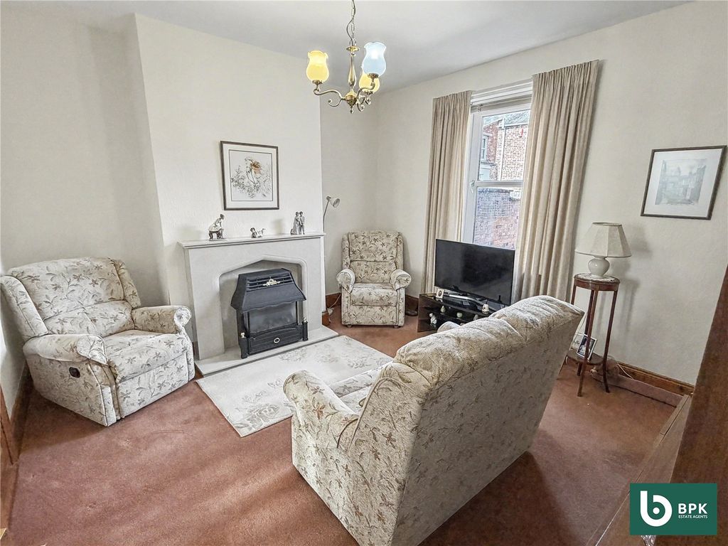 Property photo 3 of 17 Picture No. 10