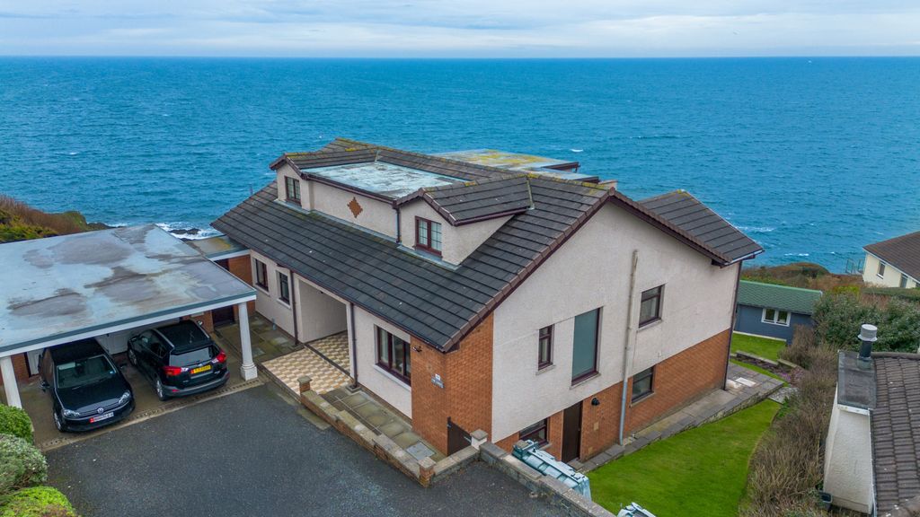 Property photo 2 of 43