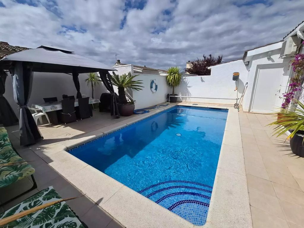 Property photo 1 of 32