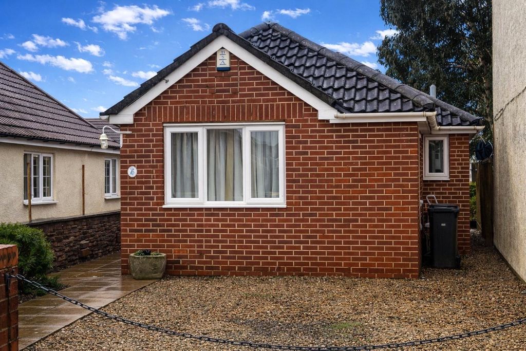 Property photo 2 of 14 Picture No. 23