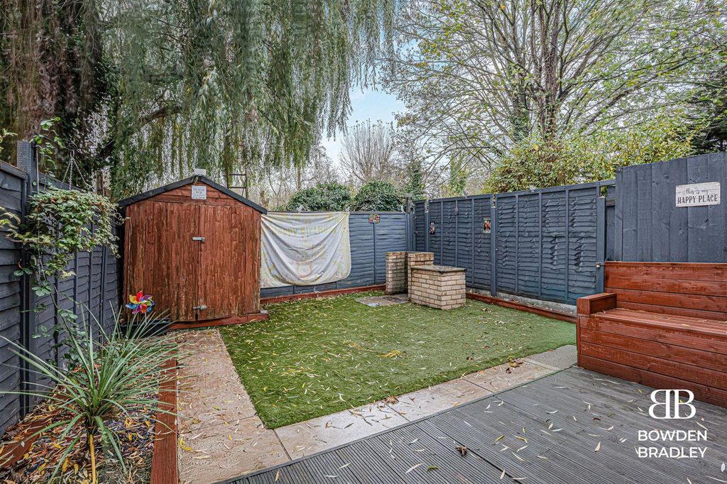 Property photo 2 of 13 Garden