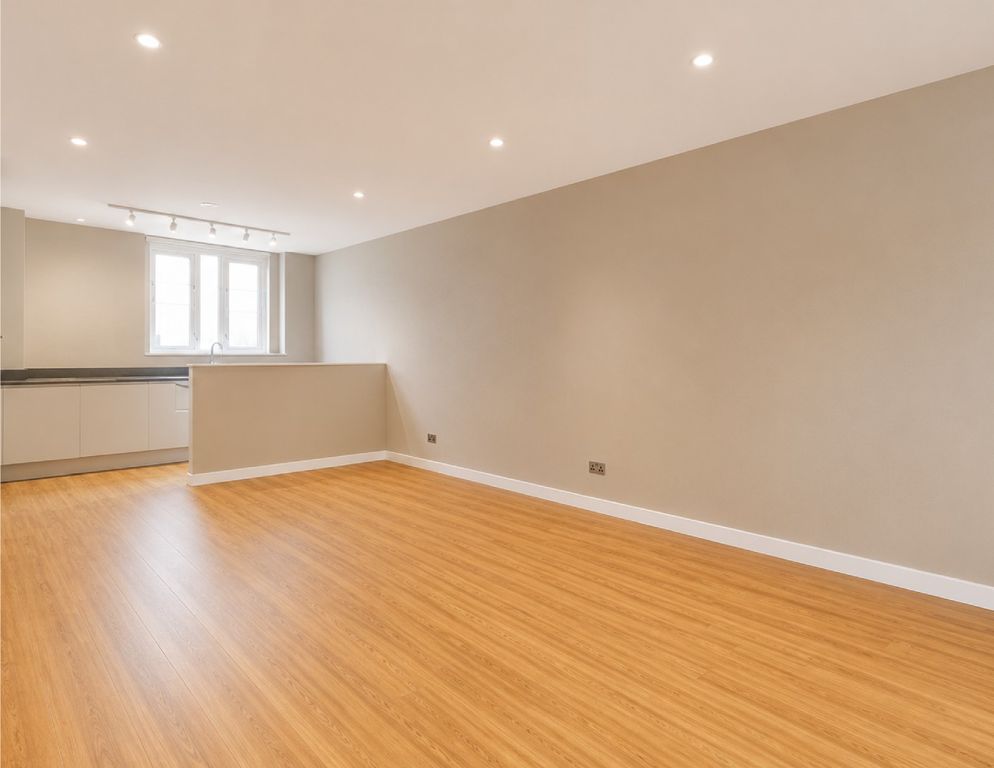 Property photo 3 of 9 3