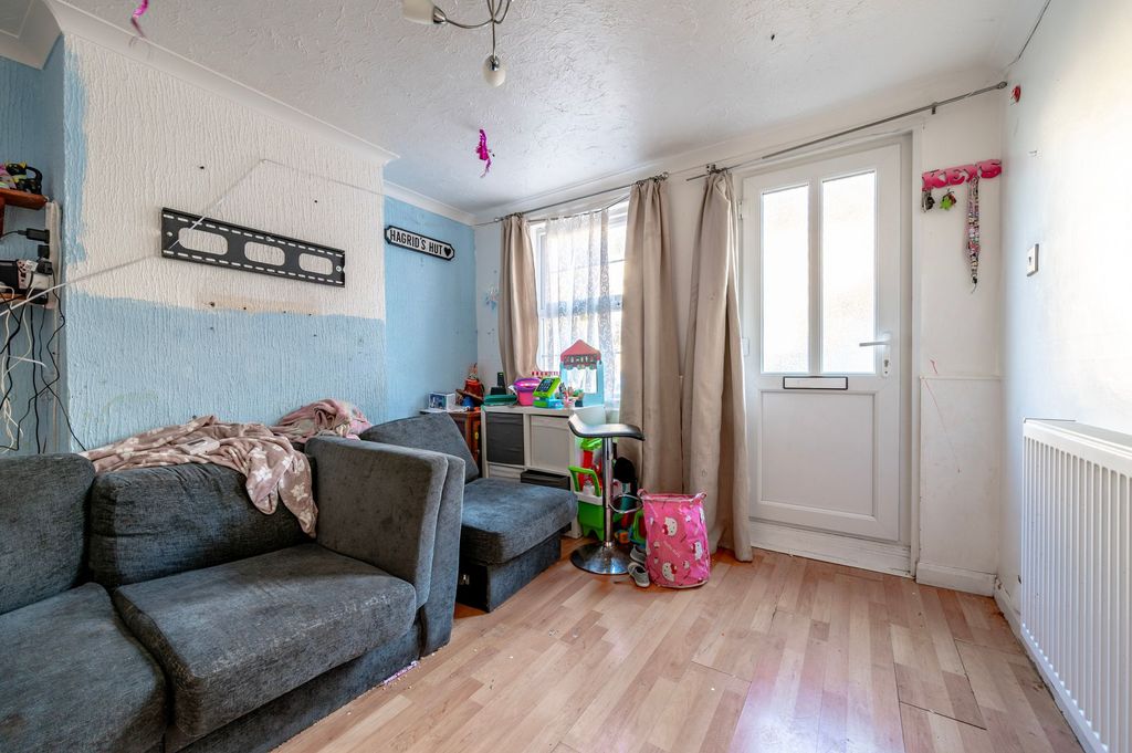 Property photo 2 of 15