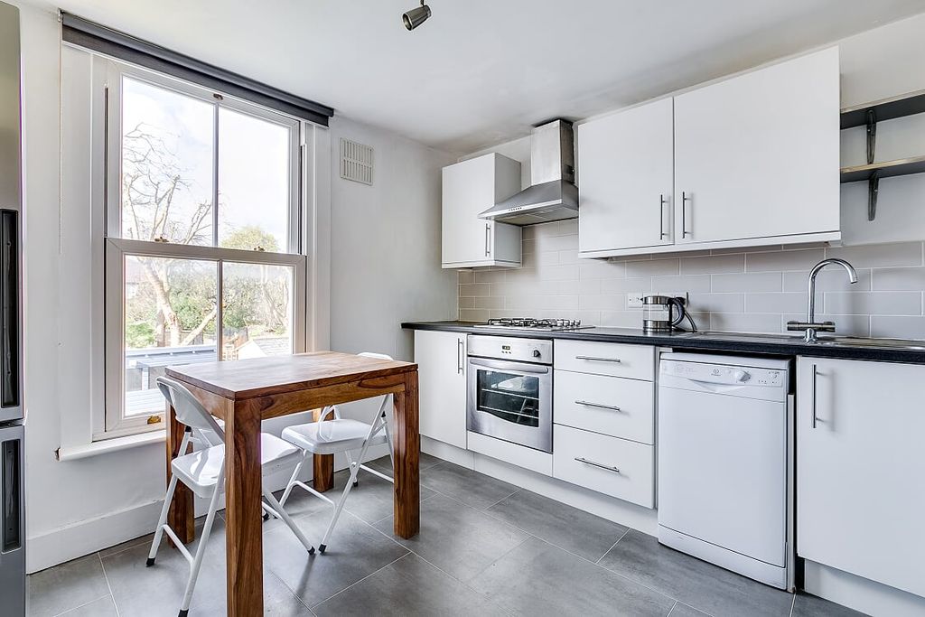 Property photo 2 of 8