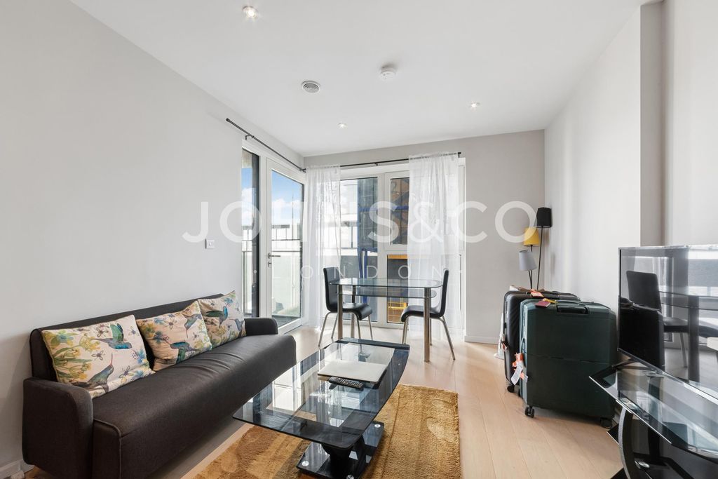 Property photo 3 of 11