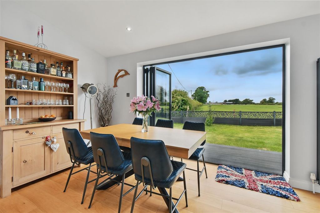 Property photo 3 of 32 Photo_050.Jpg