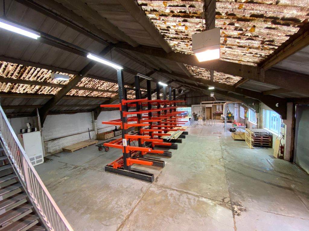 Property photo 3 of 6