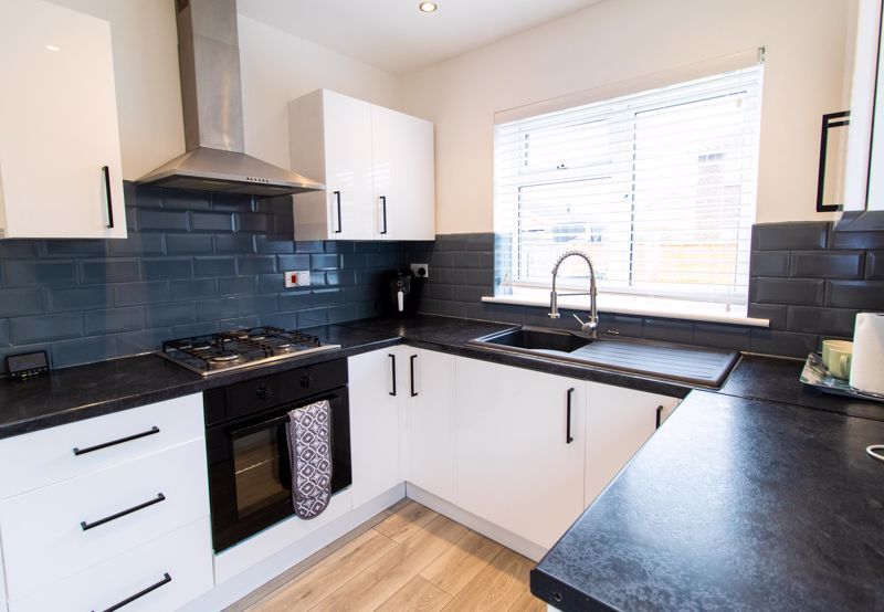 Property photo 2 of 11 Kitchen