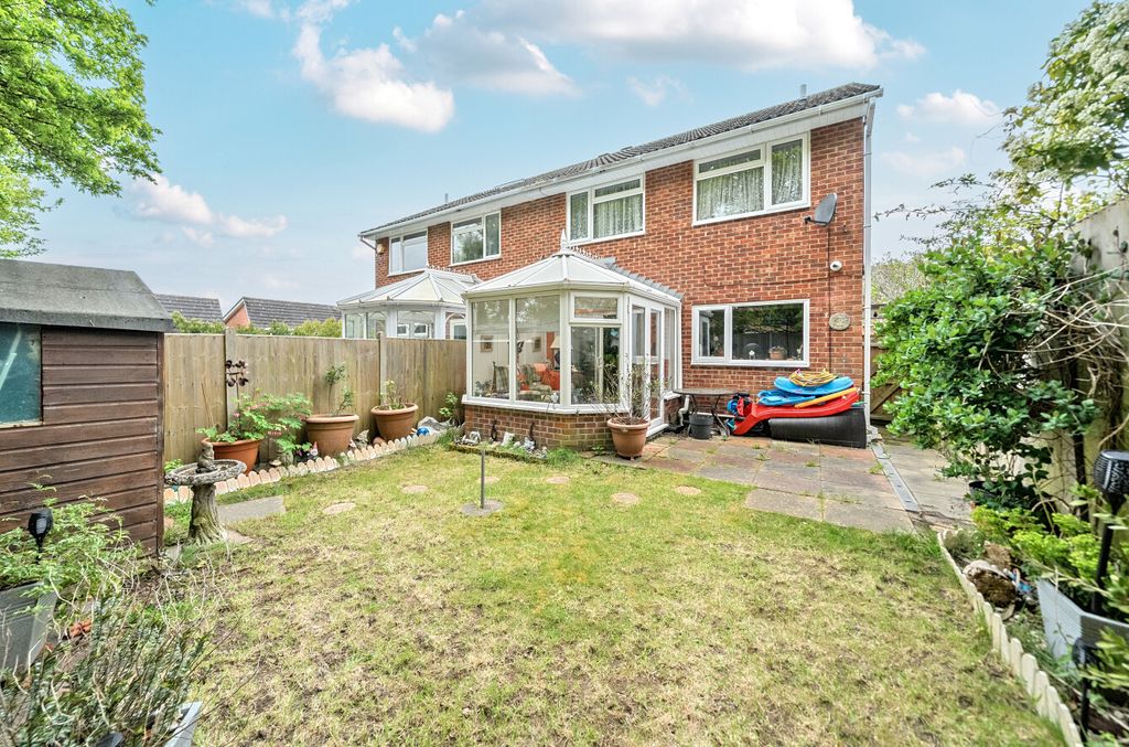 Property photo 2 of 12 1445973-16-69De7A...