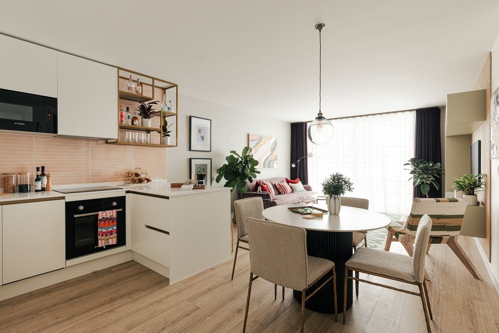Property photo 3 of 12 Kitchen/ Dining Area