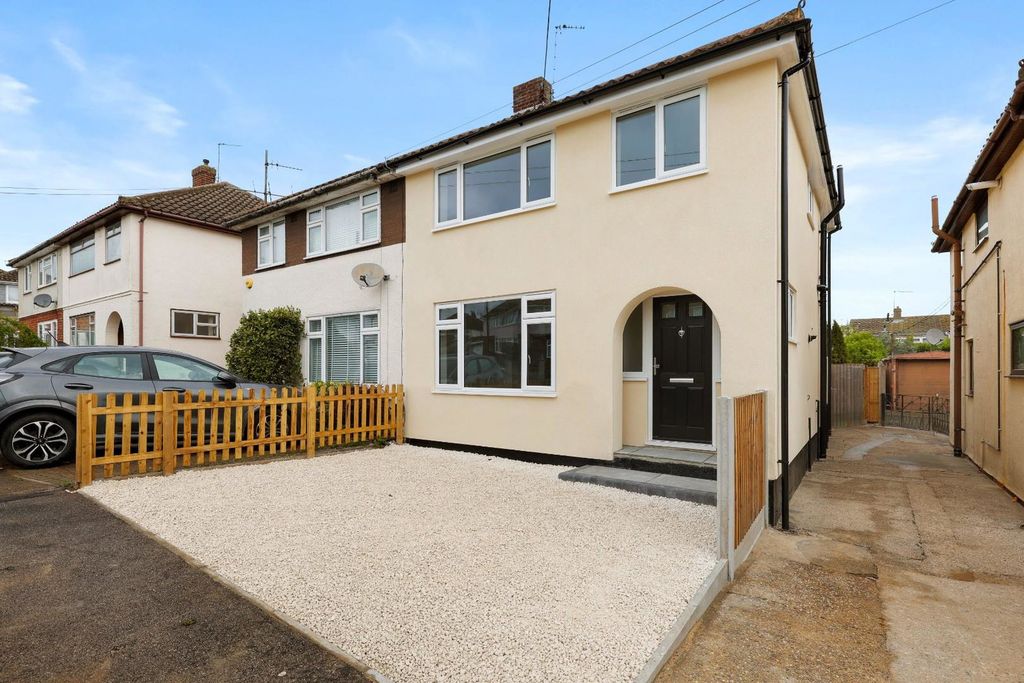 Property photo 2 of 18