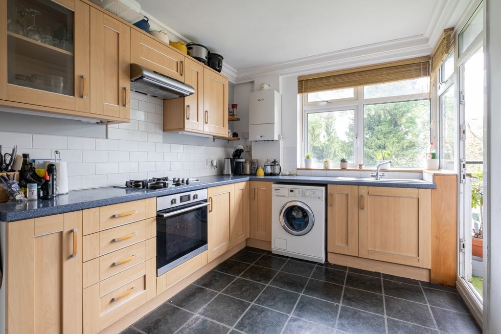 Property photo 2 of 8