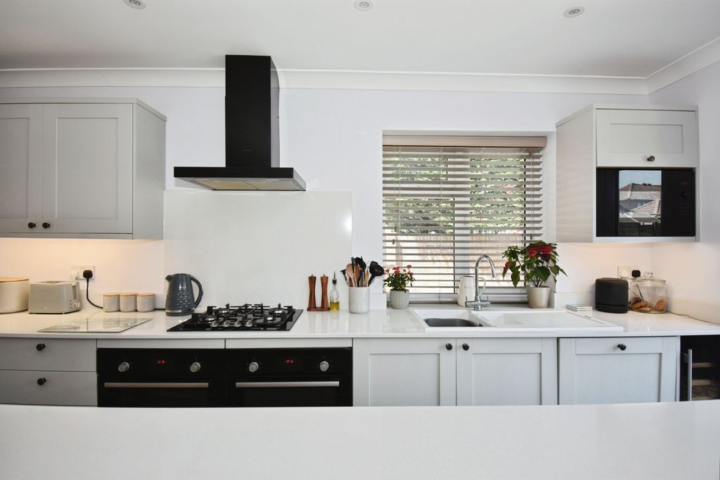 Property photo 2 of 25 Pbox-Img.Jpg