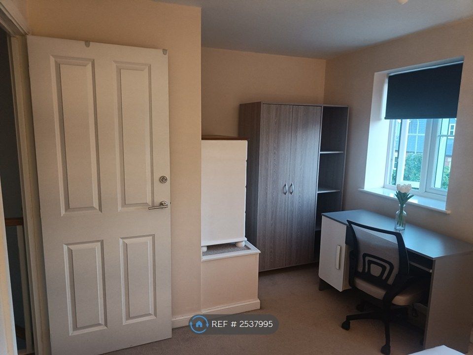Property photo 2 of 9