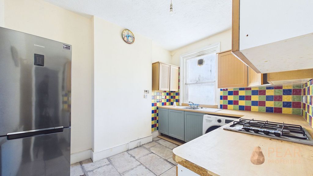 Property photo 2 of 6