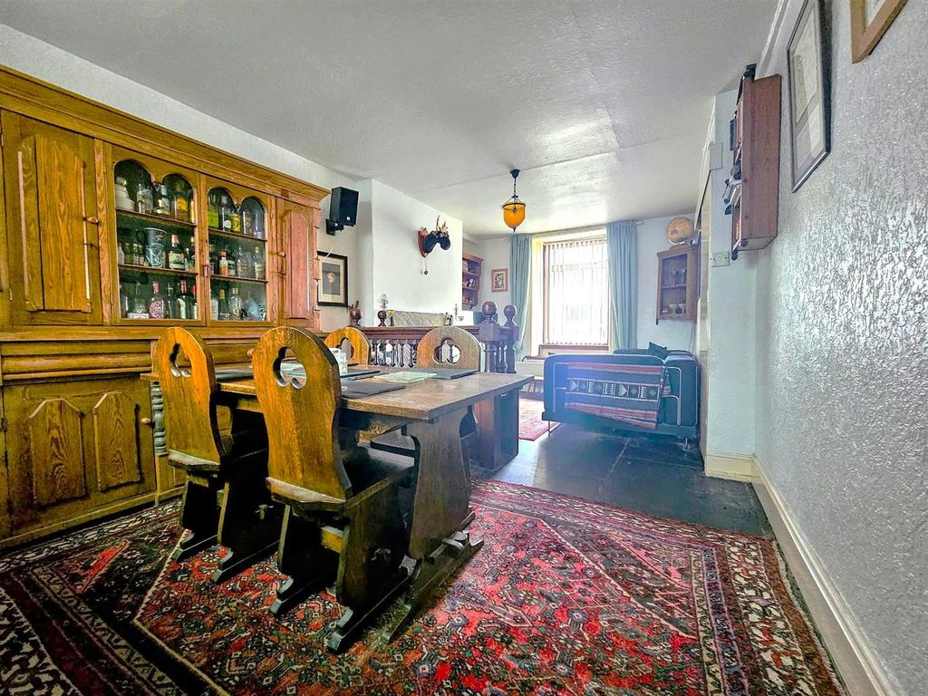 Property photo 3 of 18 Lounge/Dining Room