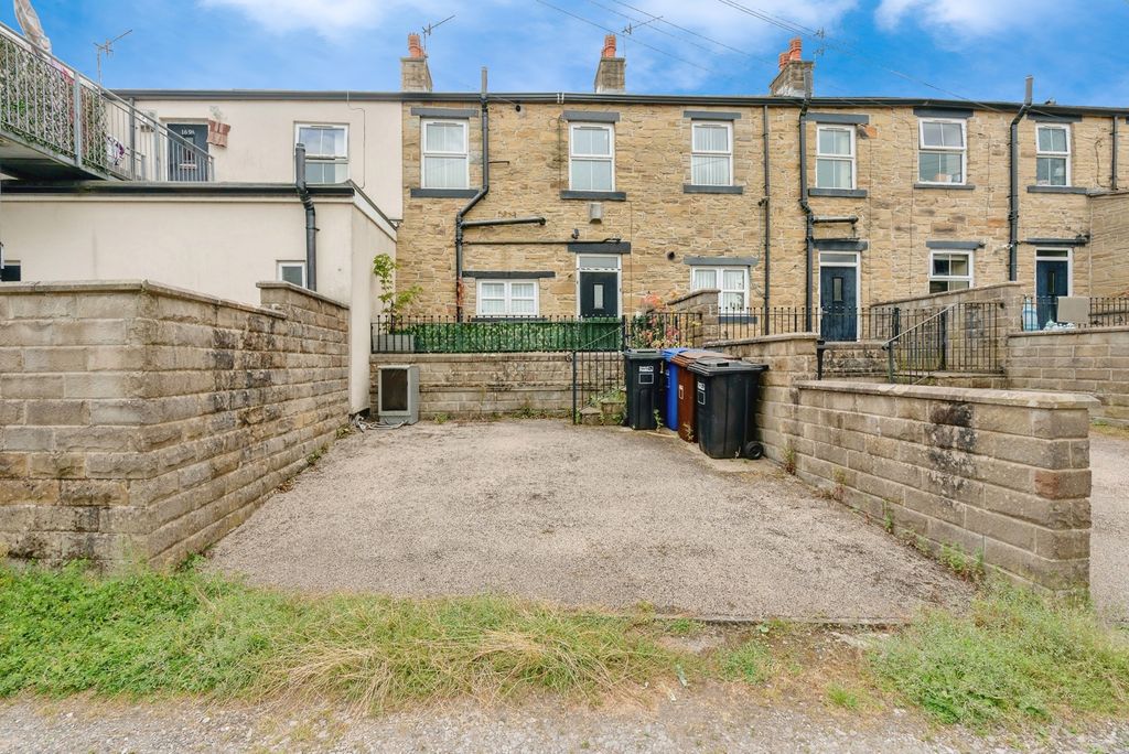 Property photo 3 of 17 Photo