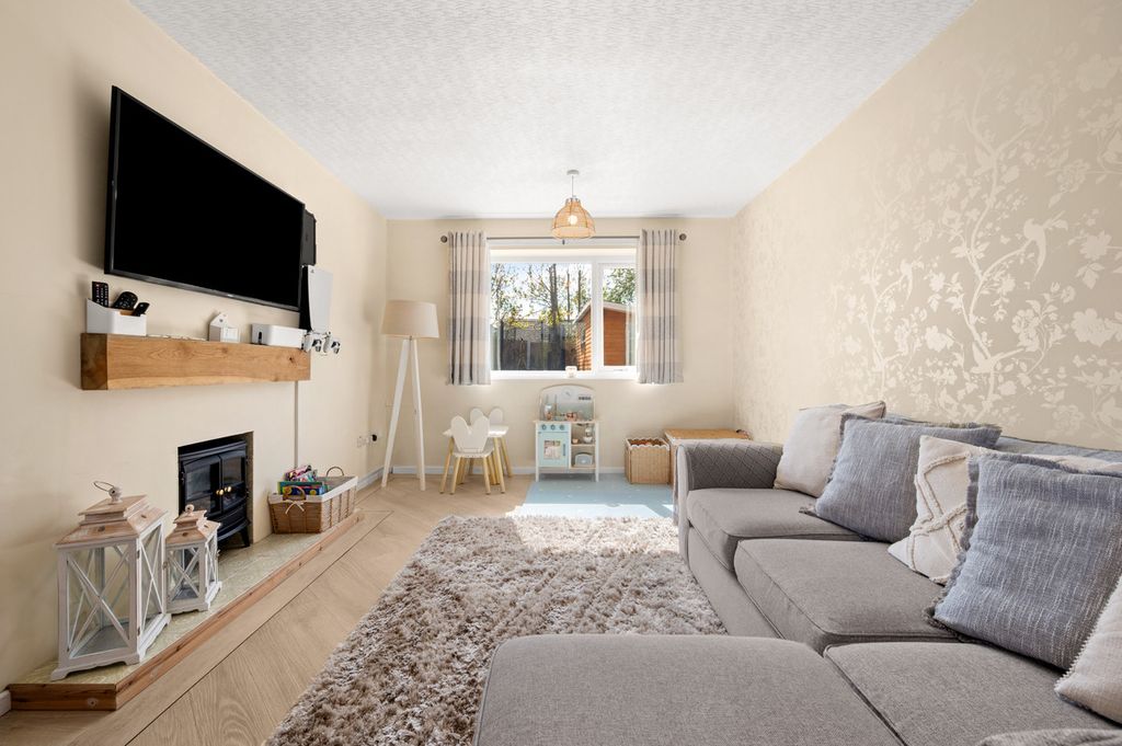 Property photo 2 of 20