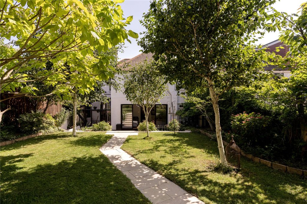 Property photo 2 of 32 Picture No. 60