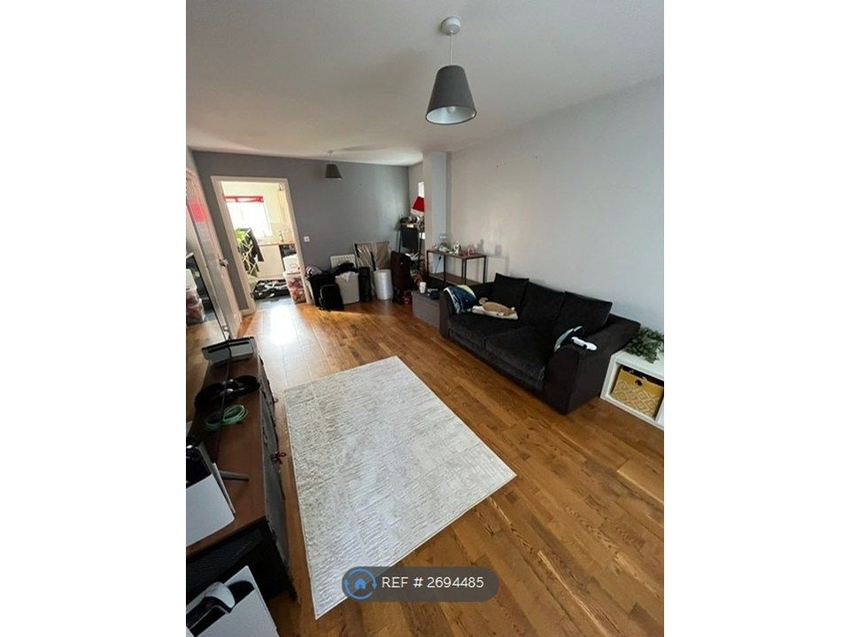 Property photo 3 of 7 Lounge