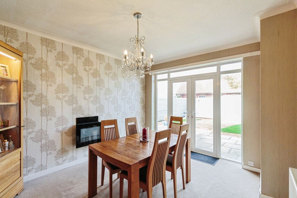 Property photo 3 of 19 Photo