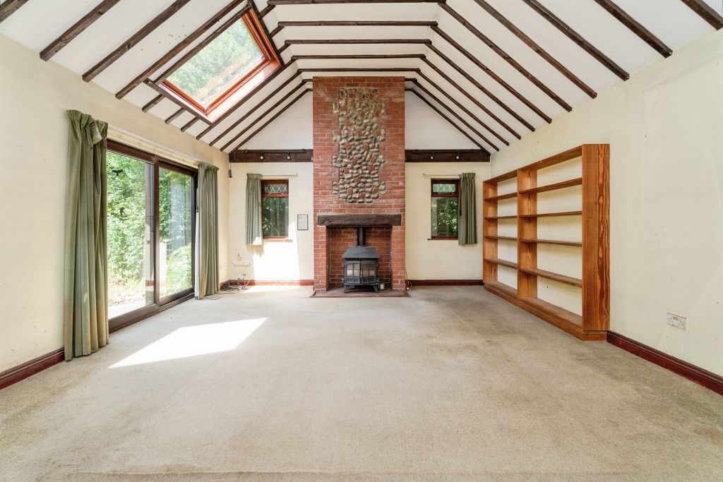 Property photo 2 of 17