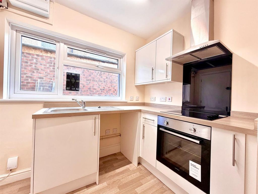 Property photo 1 of 5 Kitchen
