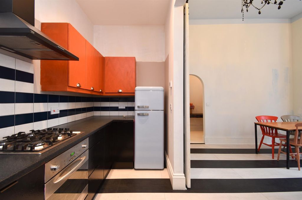 Property photo 3 of 15 Kitchen