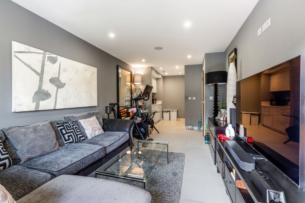 Property photo 3 of 9