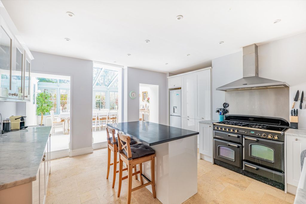 Property photo 2 of 14 Image