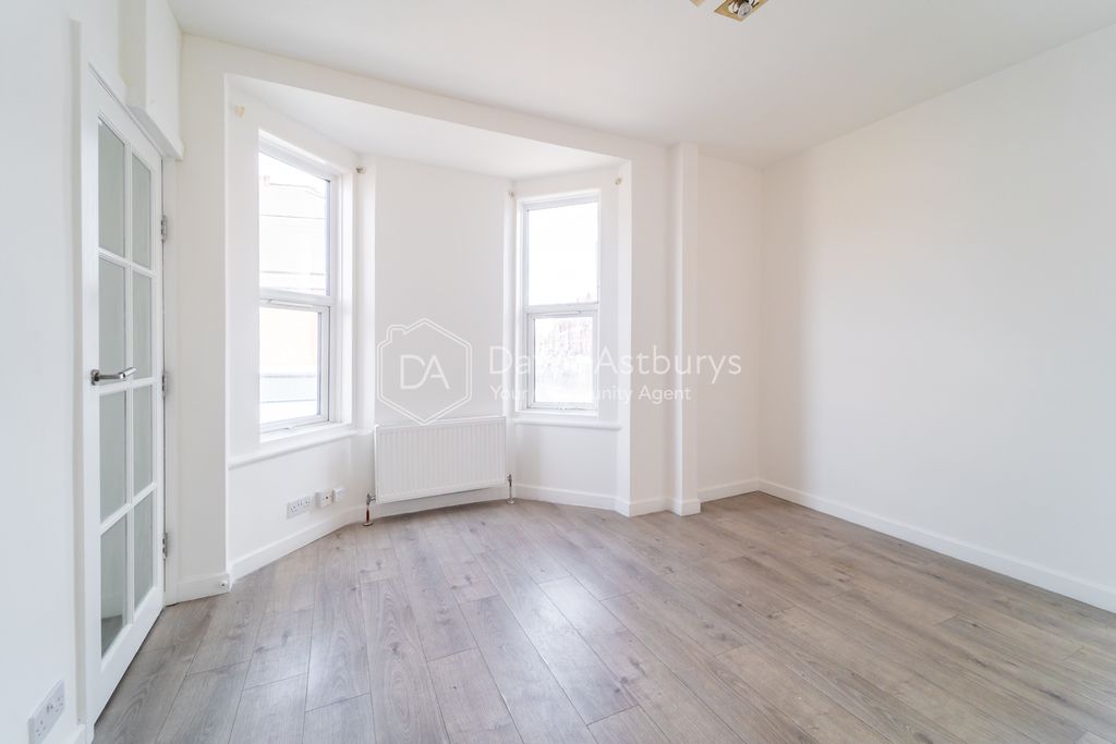 Property photo 1 of 8 Ndb05458