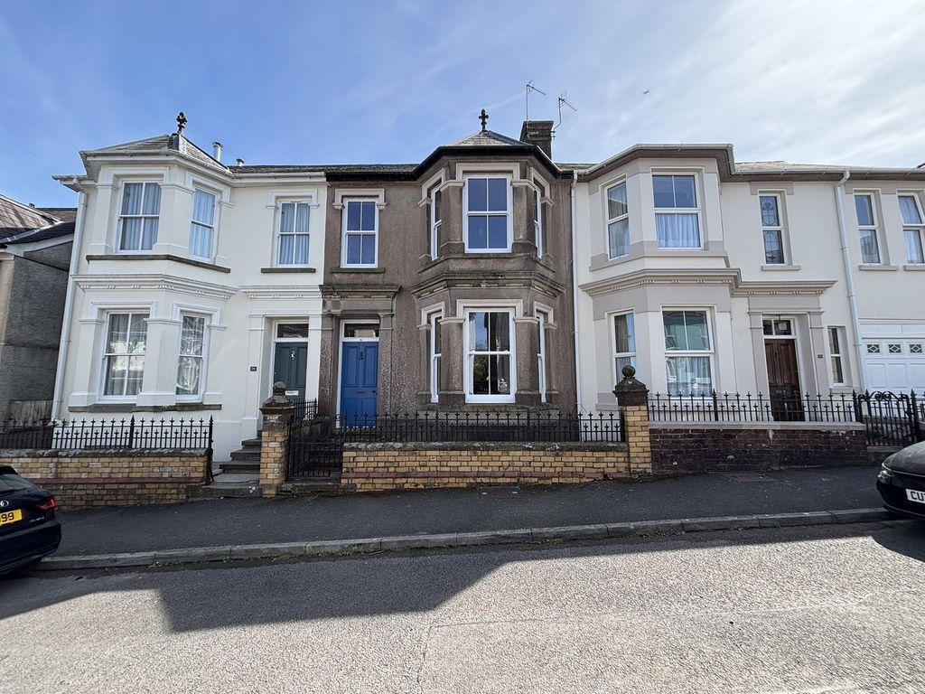 Property photo 1 of 18 Main Image