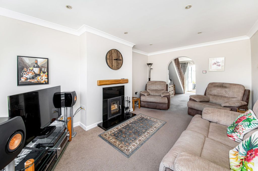 Property photo 2 of 21