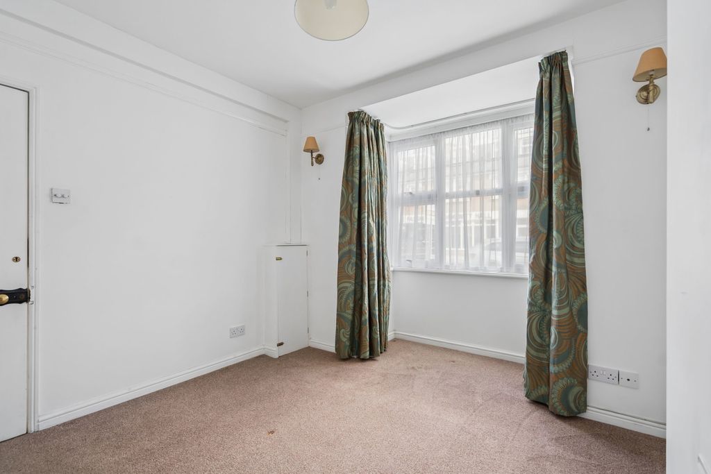 Property photo 3 of 19