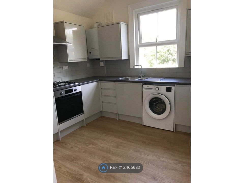 Property photo 2 of 10 Kitchen