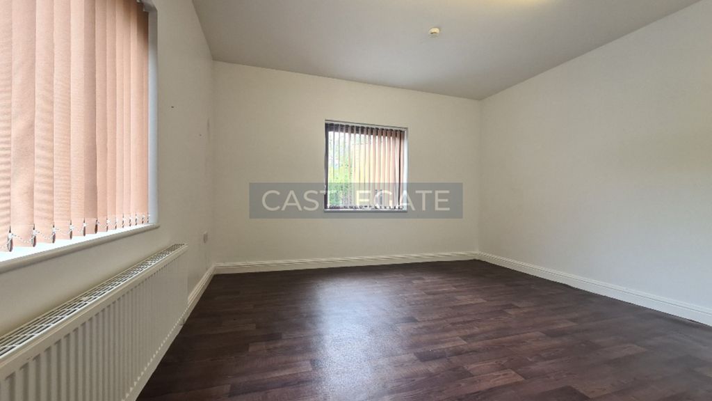 Property photo 1 of 12 Bilal Buildings, Room 4, 8d Spaines Road, Fartown, Huddersfield, West Yorkshire, HD2 2Qa