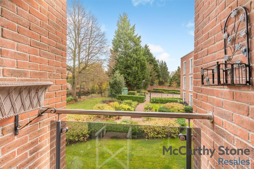 Property photo 3 of 21 8670629-Exterior01.Jpg