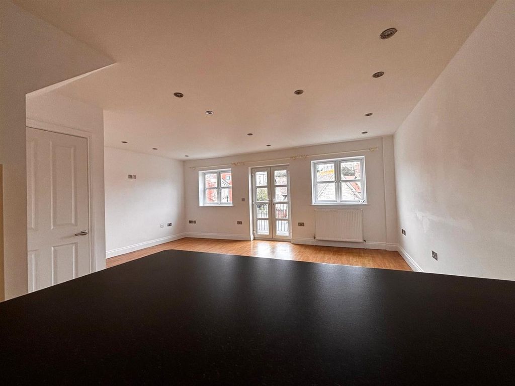 Property photo 3 of 18 4309 Lounge.Jpg