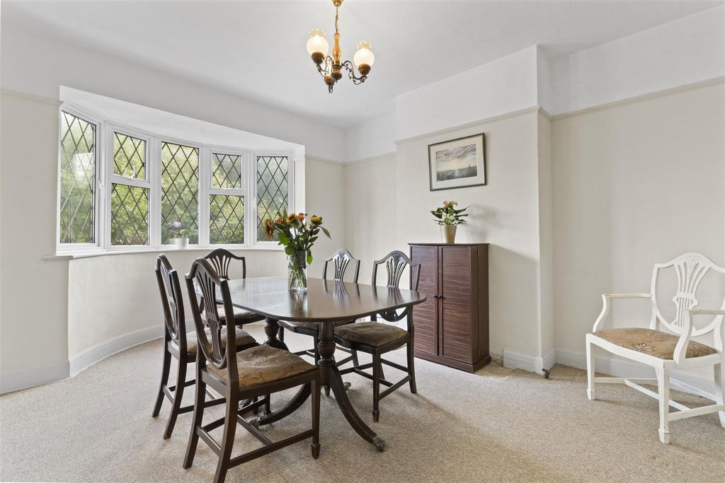 Property photo 3 of 24 Dining Room.Jpeg