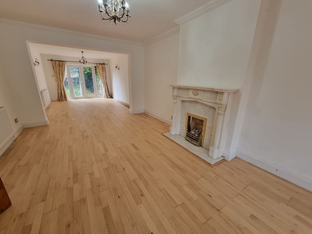 Property photo 2 of 18 Photograph 2
