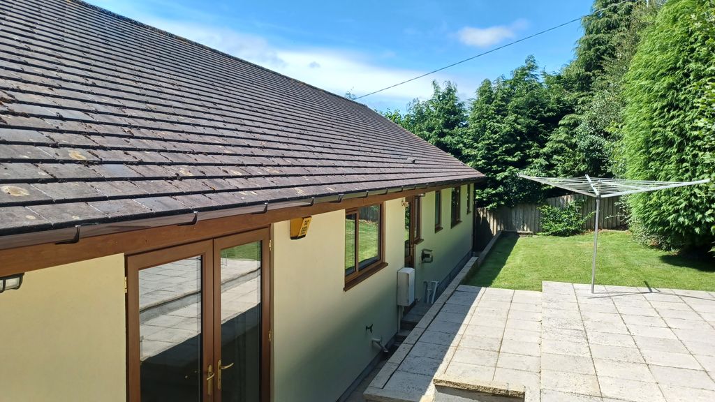 Property photo 2 of 19 Image