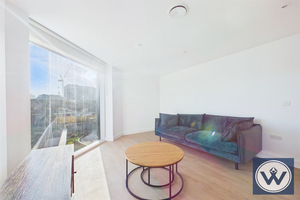 Property photo 1 of 12 (Main)