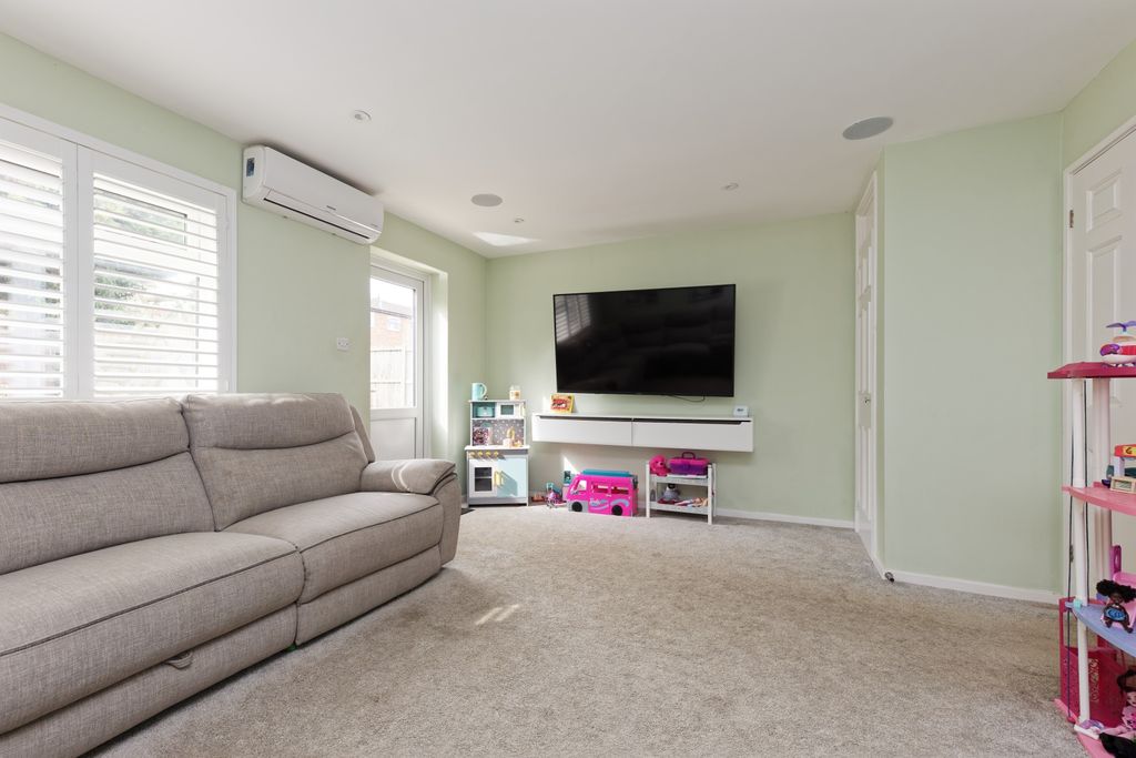 Property photo 2 of 10 Image 1