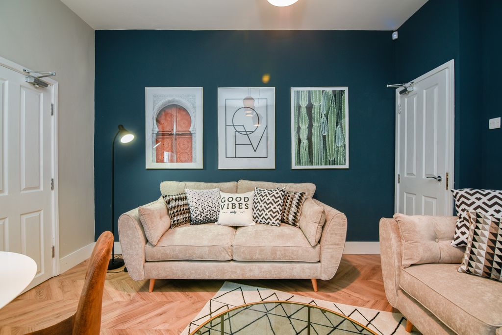 Property photo 3 of 17 Living 1.1