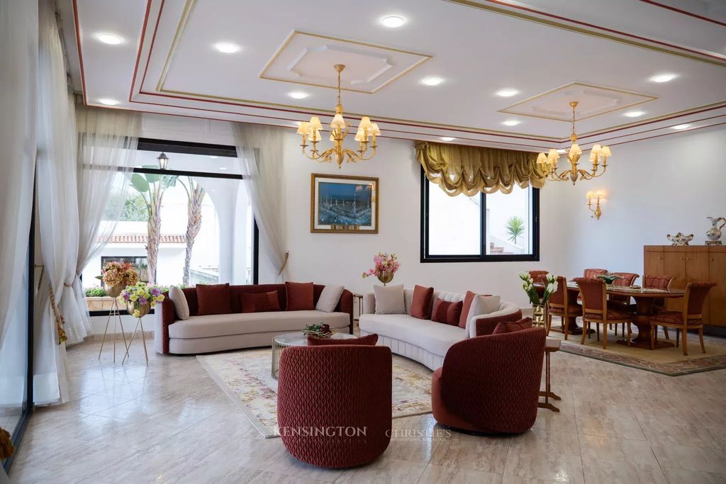 Property photo 3 of 35